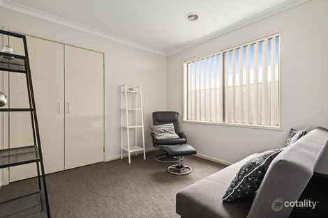 Property photo of 17 Peak Crescent Doreen VIC 3754