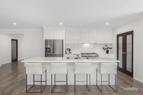 16 Shannon Pde, Berkeley Vale, NSW 2261