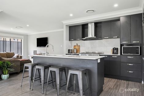 Property photo of 21 William Maker Drive Orange NSW 2800