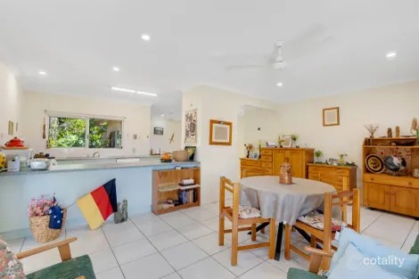Property photo of 5 Wentworth Close Bentley Park QLD 4869