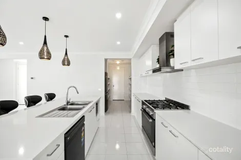 Property photo of 5 Truffle Circuit Manor Lakes VIC 3024