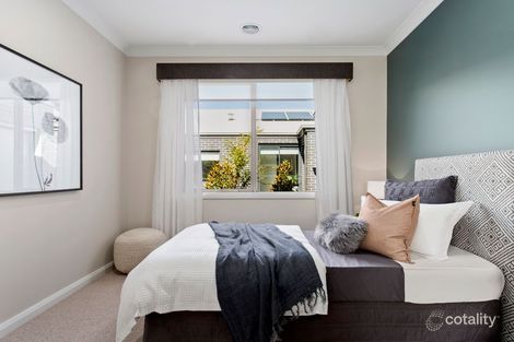 Property photo of 118 Holyoake Parade Manor Lakes VIC 3024