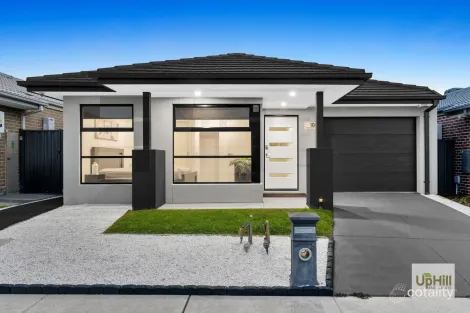 10 Milka Ave, Clyde North, VIC 3978