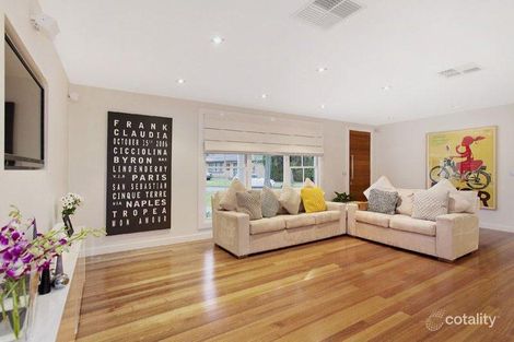 Property photo of 28 Winmalee Drive Glen Waverley VIC 3150