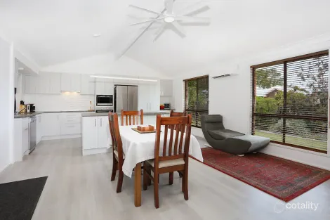 8 Tallara St, Coombabah, QLD 4216