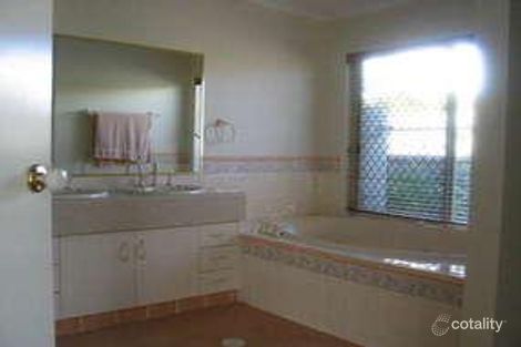 Property photo of 3 Jacaranda Place Ormiston QLD 4160
