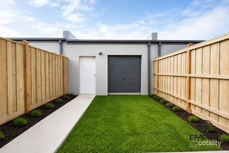 Property photo of 18 Twynam Road Clyde North VIC 3978