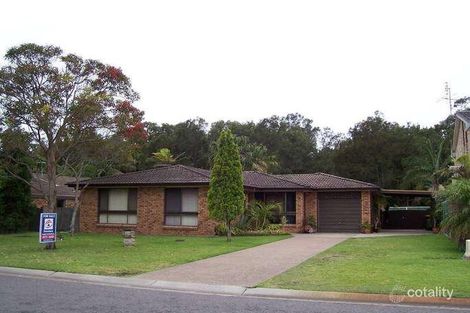 Property photo of 30 Cabbage Tree Palm Crescent Pelican NSW 2281