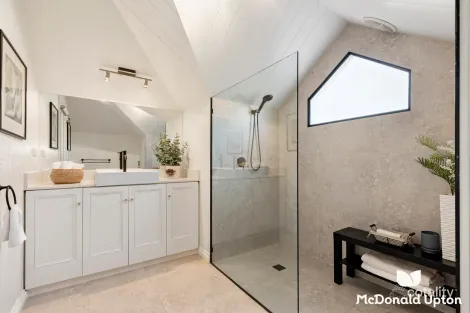 Property photo of 17 Mantell Street Moonee Ponds VIC 3039