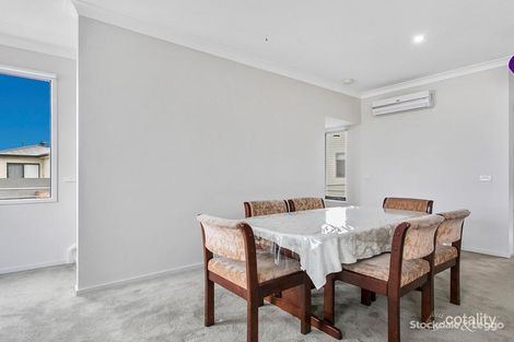 Property photo of 9/10 Mickleham Drive Cranbourne North VIC 3977