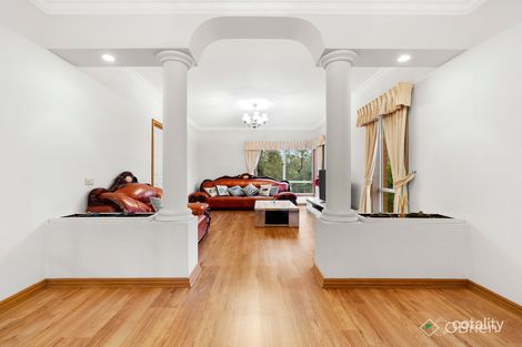 Property photo of 40 Watersedge Close Knoxfield VIC 3180