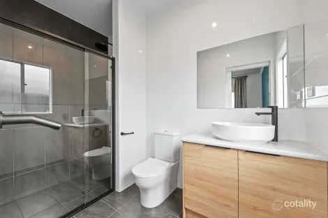 Property photo of 35 Imperial Circuit Victor Harbor SA 5211