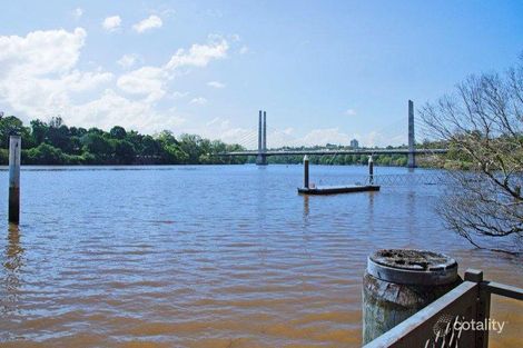 Property photo of 33 Brisbane Corso Fairfield QLD 4103