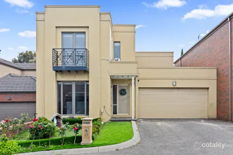 17 Sienna Ct, Roxburgh Park, VIC 3064