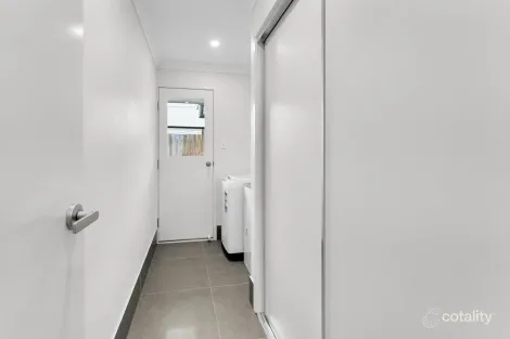 Property photo of 33 Neumann Drive Yarrabilba QLD 4207