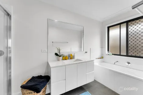 Property photo of 33 Neumann Drive Yarrabilba QLD 4207