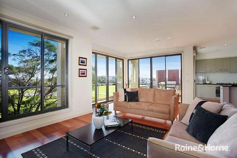 Property photo of 7 Lakeside Place Williamstown VIC 3016