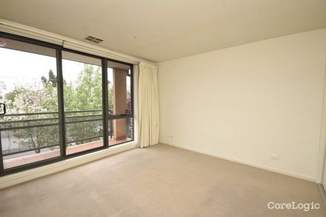 Property photo of 26 Manchester Grove Glen Huntly VIC 3163