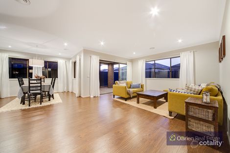 Property photo of 15 Amesbury Way Clyde North VIC 3978