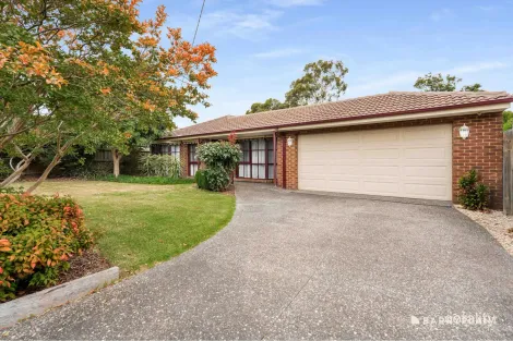 Property photo of 40 Dunbarton Drive Pakenham VIC 3810