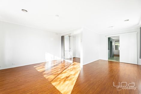 Property photo of 1 Linacre Crescent Gladstone Park VIC 3043