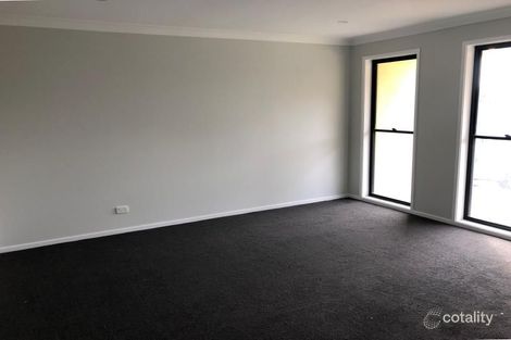 Property photo of 34 Stirling Crescent Fletcher NSW 2287