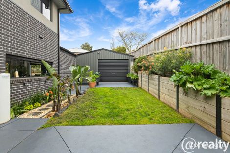 Property photo of 11 Waterview Close Drouin VIC 3818