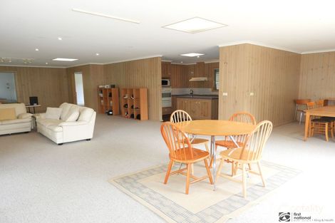 Property photo of 37 First Parade Raymond Island VIC 3880