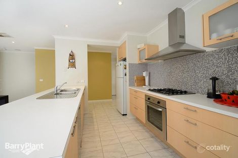 Property photo of 3 Tyrone Avenue Pakenham VIC 3810