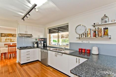 Property photo of 4 Hillview Crescent Macquarie Hills NSW 2285