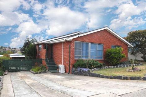 Property photo of 18 Rosebud Crescent Broadmeadows VIC 3047