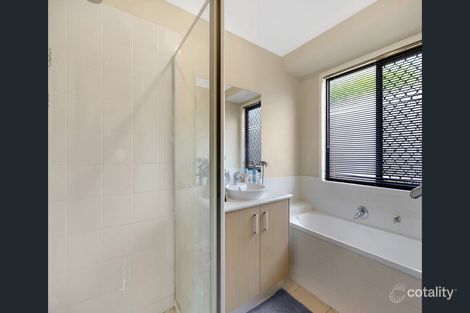 Property photo of 11 Rhiannon Drive Flinders View QLD 4305