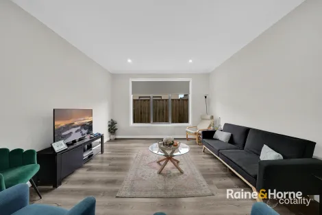 Property photo of 3 Bishopsgate Avenue Tarneit VIC 3029