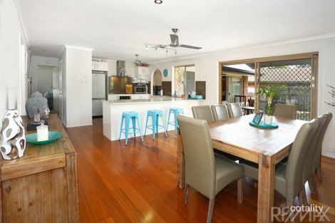 Property photo of 9 Tarbert Close Merrimac QLD 4226