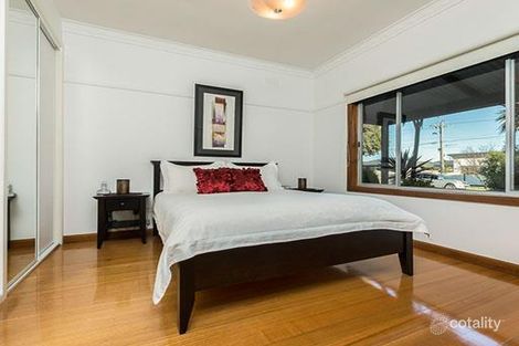 24 Waiora Ave, Hamlyn Heights, VIC 3215