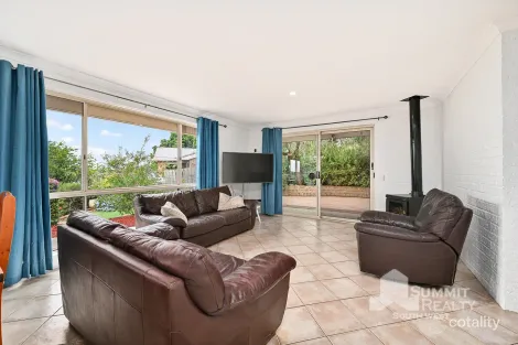 Property photo of 14 Hughlings Place Australind WA 6233