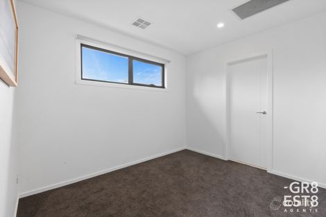 Property photo of 2/5 Broadwalk Grove Endeavour Hills VIC 3802