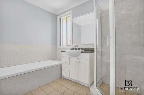 Property photo of 2 Buttigieg Place Plumpton NSW 2761