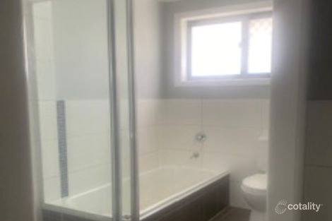 Property photo of 33 Meadowbank Drive Dubbo NSW 2830