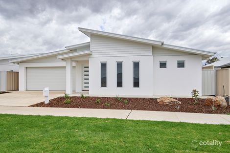Property photo of 32 Cootamundra Boulevard Gobbagombalin NSW 2650