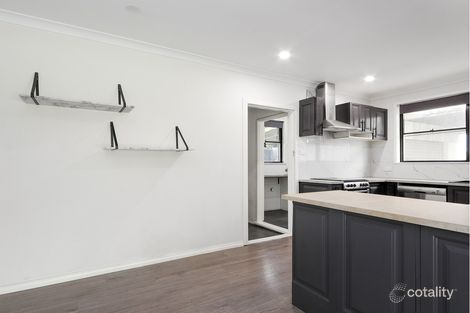 Property photo of 14 Overend Crescent Sale VIC 3850