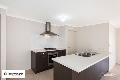 Property photo of 3 Viewed Green Byford WA 6122