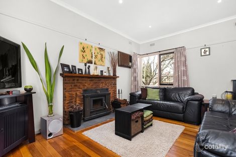 Property photo of 14 Maple Street Mount Waverley VIC 3149