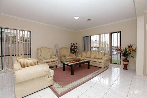 Property photo of 15 Pinehurst Rise Craigieburn VIC 3064