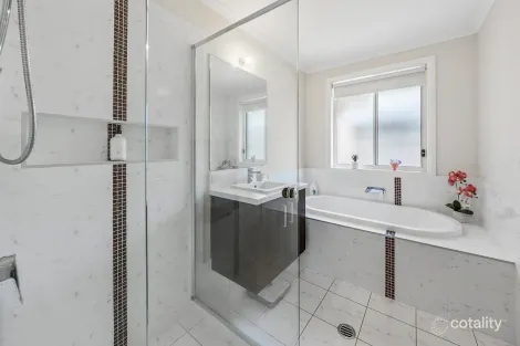 Property photo of 12 Greystanes Way Carnes Hill NSW 2171