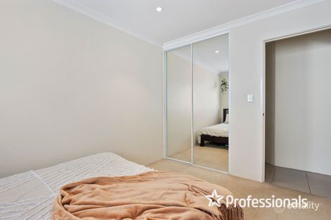 Property photo of 4/291 Flinders Street Nollamara WA 6061