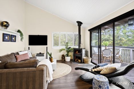 Property photo of 10 Kunala Lane Horsfield Bay NSW 2256