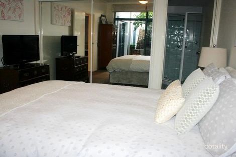 Property photo of 3/10 Goodwin Street Kangaroo Point QLD 4169