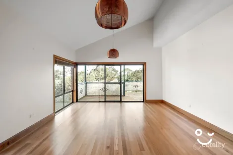 Property photo of 32 The Lookout Thirroul NSW 2515