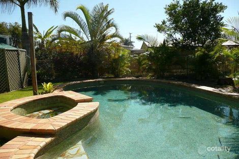 4 Minguin St, Scarness, QLD 4655
